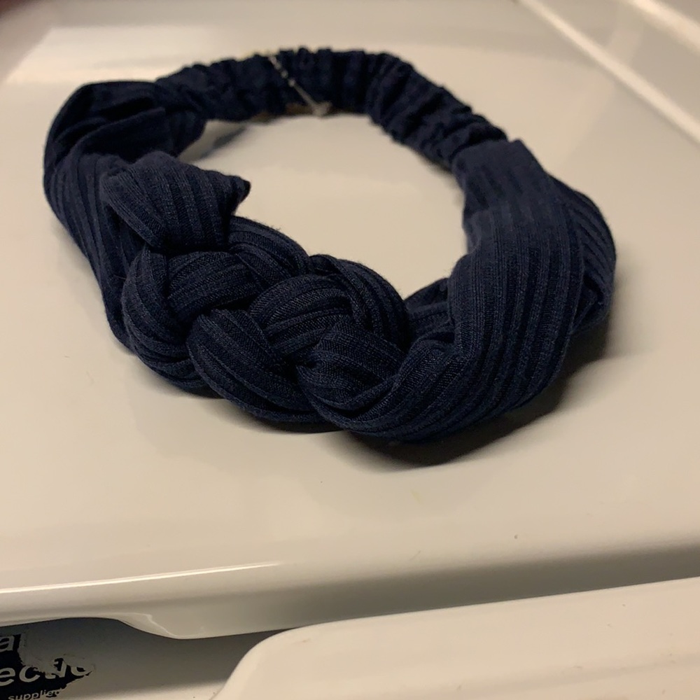 Headband - Picture 2 of 3